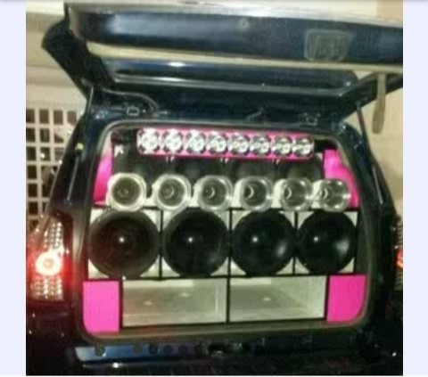 Imagen 3 de 12 de Cajones Y Empotrado De Sonido Para Carros