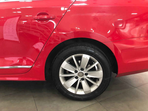 Imagen 10 de 15 de Volkswagen Jetta 2018 4p Comfortline L5/2.5 Aut