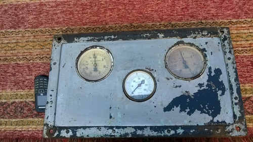 Antiguo Tablero Industrial  Reloj Medidor Presión Manometro