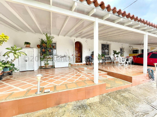 Kl Vende Espectacular Casa Concepto Abierto Moderna En Cabudare #24-26224