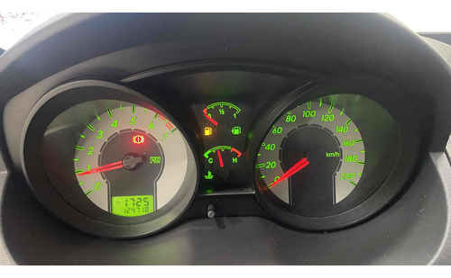 Ford Fiesta 1.6 MPI TRAIL HATCH 8V FLEX 4P MANUAL