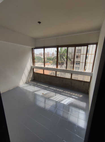 Vera Casa Inmobiliaria Vende Apartamento En Prebo Zona Norte De Valencia Res Arbosa Mv-2