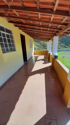 Imagem 7 de 30 de Chácara 22.400m2, Rica Em Água Com Riacho, 3 Casas Sendo 1 Sede E 2 Casas De Caseiro, Pomar, Topografia Plana, Ótima Localização - Ch00218 - 70678592