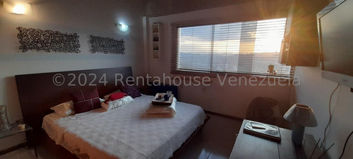 Apartamento Tipo Pent House En Venta. Urb. Santa Inés.