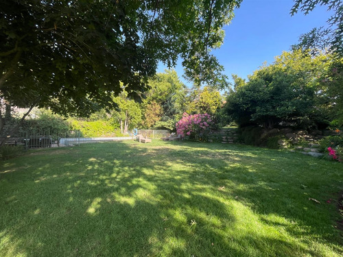 Casa En Venta De 5 Dorm. En Las Condes Mirador San Damian