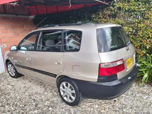 Kia Carens 2.0 Lx