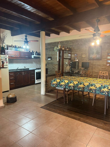 Casa En Venta En De Vicenzo Grande, Del Viso, Pilar