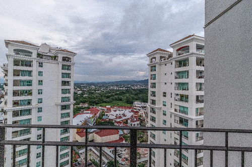Departamento En Venta En Colonia Zona Hotelera Norte, Puerto Vallarta, Jalisco