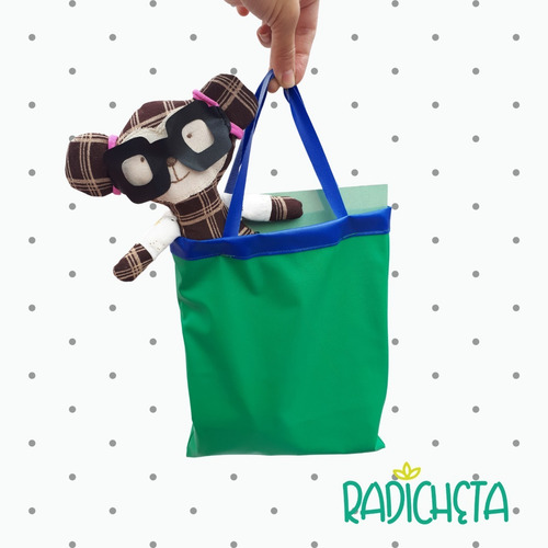 Imagen 3 de 9 de Kit Simi Tití: Cuento Infantil+ Muñeco + Accesorios + Bolsa