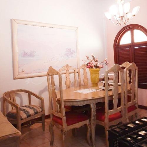 Imagen 3 de 12 de Venta Espectacular Casa Urb. Andres Bello, Maracay