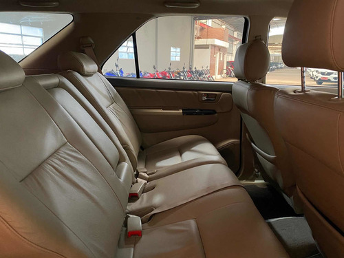 Toyota Sw4 3.0 Srv Cuero I 171cv 4x4 2012