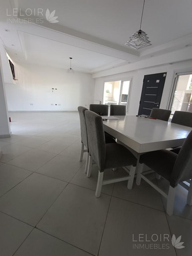 Casa 4 Ambientes En Venta Barrio Cerrado Bosque Zapiola - Paso Del Rey