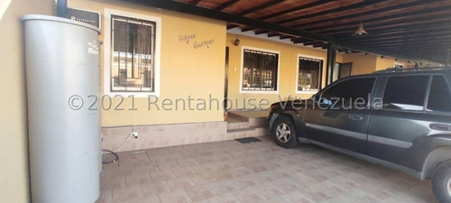 Imagen 27 de 30 de Casas En Venta Urb Privada El Amanecer Cabudare Lara. 3 Habitaciones 2 Baños 2 P/e Cod # 22-663 Katty Vasquez Rentahouse 412-1498654 En Excelentes Condiciones Al Mejor Precio De Oportunidad, Inversion
