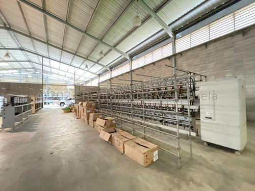 Gran Galpon En Venta De 17542mts Ubicado En Zona Industrial De Santa Cruz De Aragua Rah 24-1689