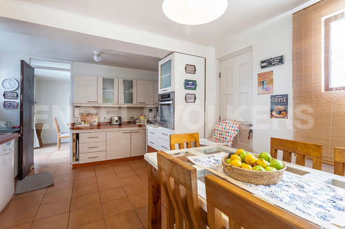 Imagen 11 de 16 de Venta De Casa Sector Estoril , Las Condes