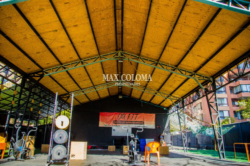 Se Arrienda Local Comercial En Av. Cristobal Colón