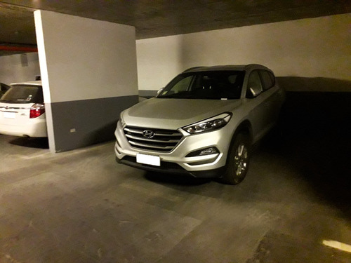 Estacionamiento Oportunidad Metro I. Suarez U. Fines Terrae