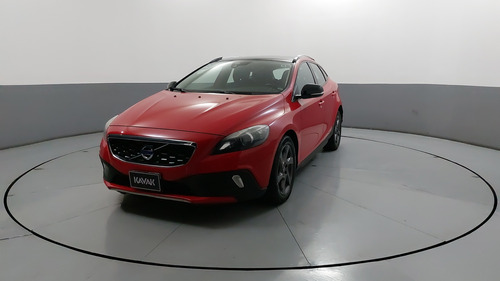 Volvo V40 2.0 MOMENTUM T4 AT AWD