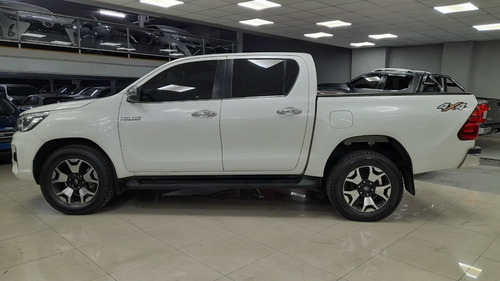 Toyota Hilux 2.8 Cd Srx 177cv 4x4 At