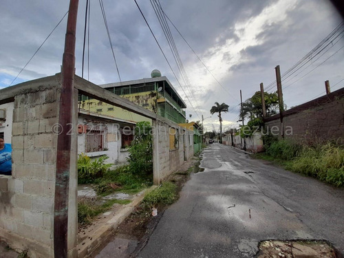 Casa Ubicada En Zona Centrica, Para Remodelar A Su Gusto, Con Anexo. Independiente De Gran Potencial, Ideal Para Desarrollar La Actividad Comercial De Su Preferencia, Venga Ya Haga Su Cita!!
