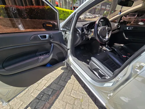 Ford Fiesta 1.6 Titanium Aut 2014