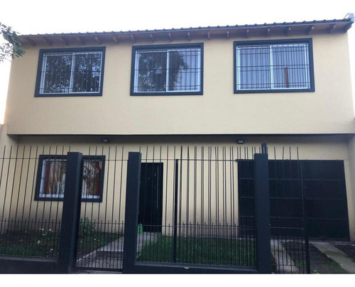 Imagen 1 de 9 de Casa - Barrio Parque Leloir