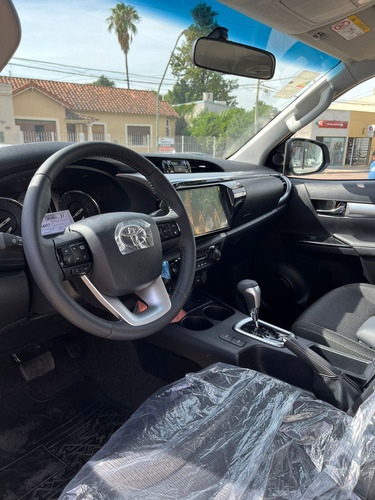 Toyota Hilux Pick-up 2.8 Cd Srv 204cv 4x4 At 2025