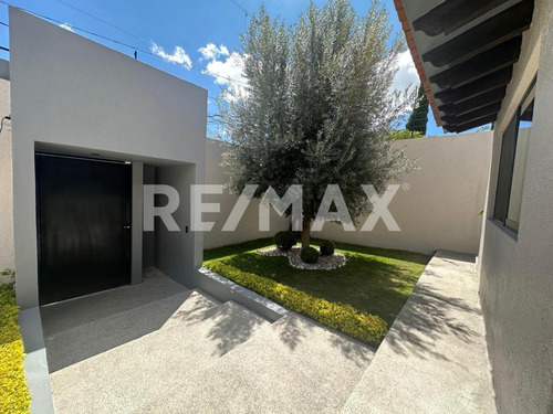 Casa En Venta En Condominio Jurica Mesón San Francisco
