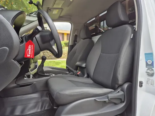 Nissan NP300 Frontier Np 300 Frontier Estacas Rines Mt 4x2 Gasolina