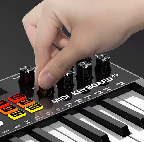 Controlador Midi Sensitivo 25 Teclas 8 Pads Expandibles