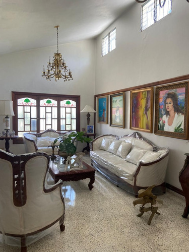 En Venta Casa/solar De Esquina En El Millón Con 509m2, Niveles 5+1