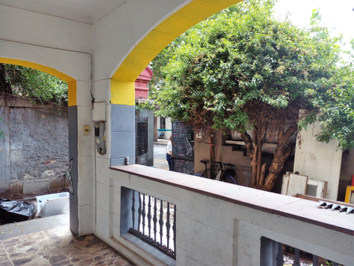 Casa En Venta De 6 Dorm. En Recoleta
