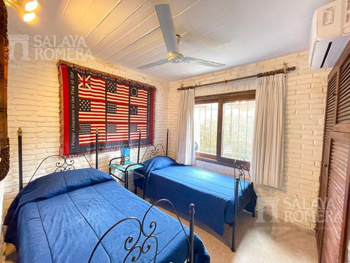 Imagen 10 de 21 de Venta Casa A Pasos Del Mar - 4 Dormitorios 2 Baños - Playa Mansa - Ref: 4244557
