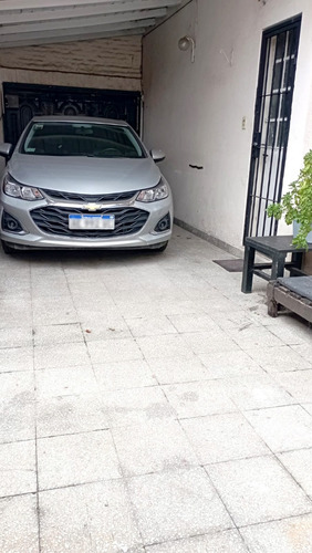 Chalet En Venta Con Departamento Apto Credito. Quilmes