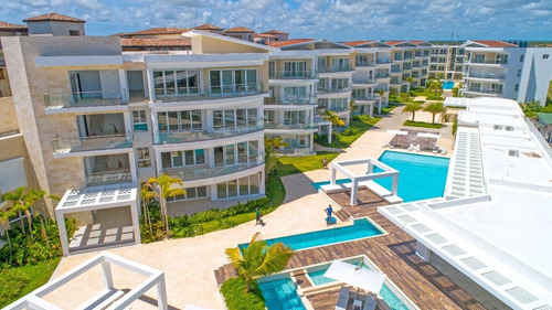 Se Alquila Apartamento En Punta Cana, Primera Línea De Playa