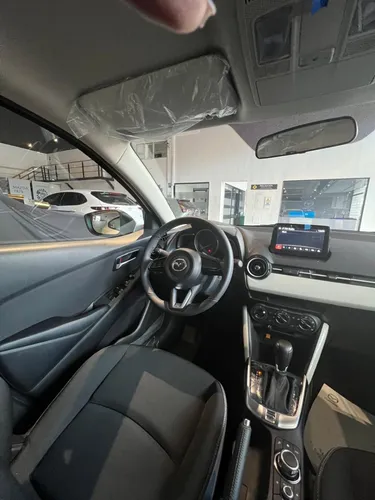 Mazda 2 Sedan Touring