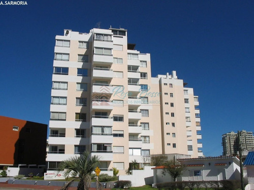 Imagen 16 de 21 de Avenida Chiverta - Frente A Hotel Conrad - Punta Del Este Mansa