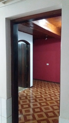 Casa Terrea Ideal Para Casal Estudante- Fl17