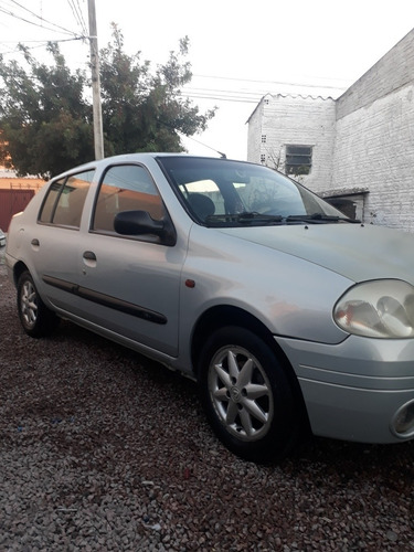Imagem 3 de 15 de Renault Clio Sedan 2003 1.0 16v Rt 4p