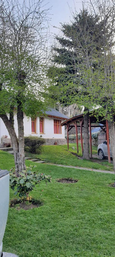 Casa En Venta - 2 Dormitorios 2 Baños - 700mts2 - San Martín De Los Andes