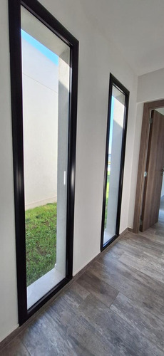 Casa En Venta A La Laguna En San Sebastian - Area 11 ¡no Te Pierdas Esta Oportunidad!
