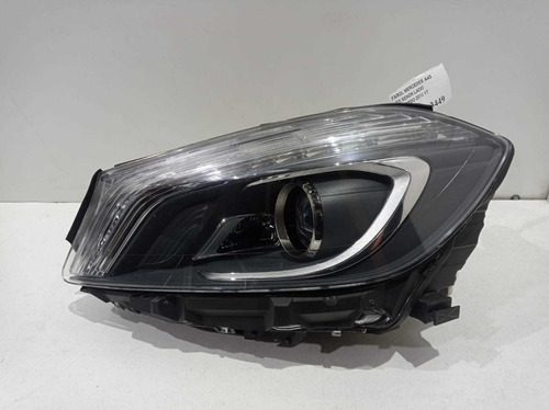 Farol Mercedes A45 Led Xenon Lado Esquerdo 2013 17 Detalhe (Usado)