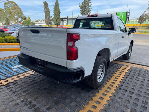 Chevrolet Silverado 4.3 V6 1500 WT Cabina Regular 4x2 At