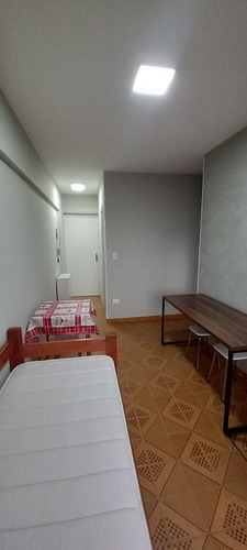 Apartamento De 01 Dormitório Com Vaga De Garagem Coberta !!!