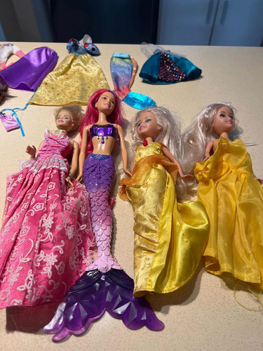 Imagen 10 de 10 de Lote De 11 Barbies Y Dos My Litle Pony Girls, Ropa Y Zapatos