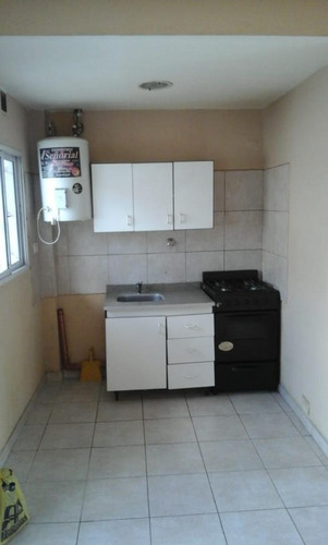 Imagen 7 de 16 de Edificio En Block 3 Pisos De 1 Y 2 Amb 3 Coc.3 Baños,cochera