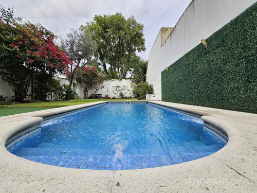 Venta Casa 8 Ambientes En 3 Plantas Con Piscina Y Doble Cochera - Villa Devoto!