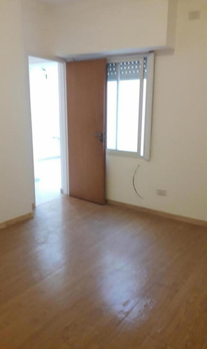 Imagen 10 de 14 de Ph 2 Ambientes, Con Patio Reciclado A Nuevo. Sin Expensas -