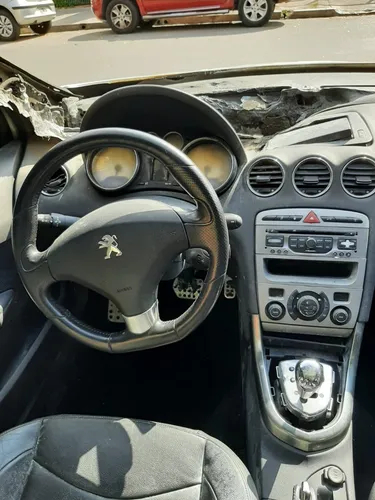 Peugeot 308 Sport 2015 -chocado-