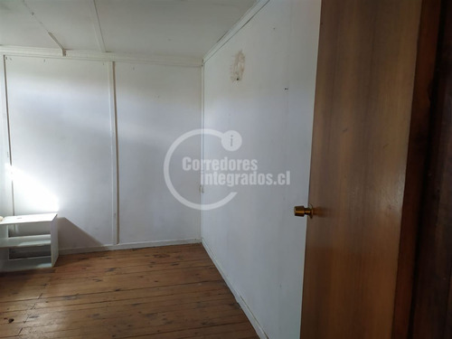 De 2 Pisos, 4 Dormitorios En Población Ccu Limache